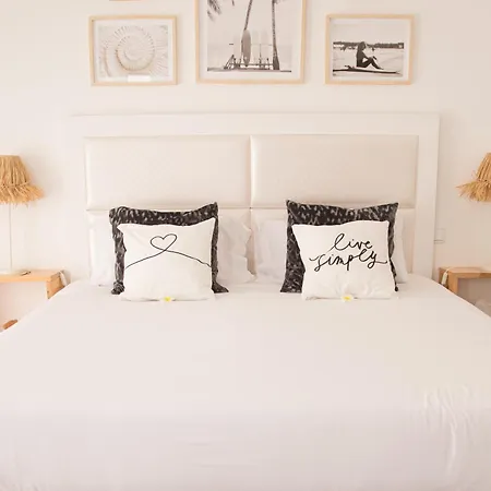 Bed & Breakfast Supertubos House Peniche