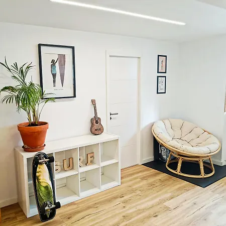 Supertubos House Peniche Bed & Breakfast