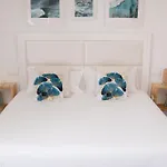Supertubos House Peniche