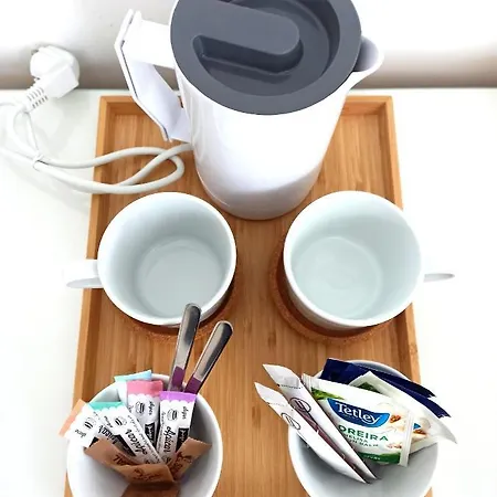 Supertubos House Peniche 4*