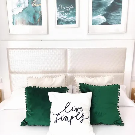 Supertubos House Peniche Bed & Breakfast *