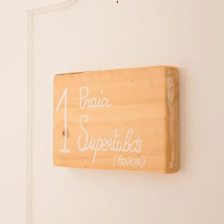 Supertubos House Peniche فندق مبيت وإفطار *