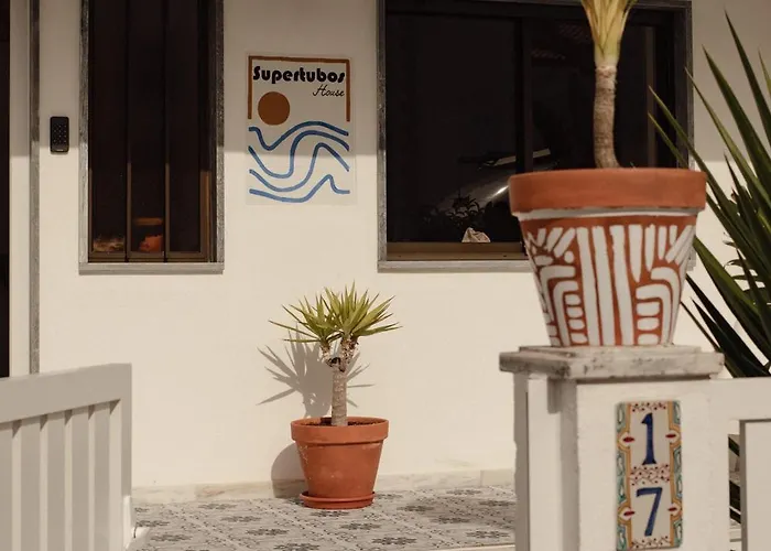 Supertubos House Peniche 4*