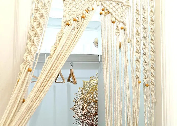 Supertubos House Peniche Bed and Breakfast