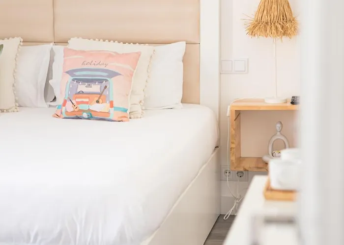 Supertubos House Peniche Bed and Breakfast