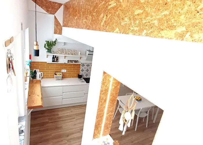 Supertubos House Peniche Bed and Breakfast 4*